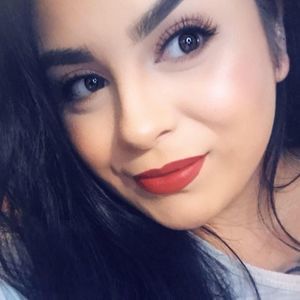 Meet your Posher, Dominique